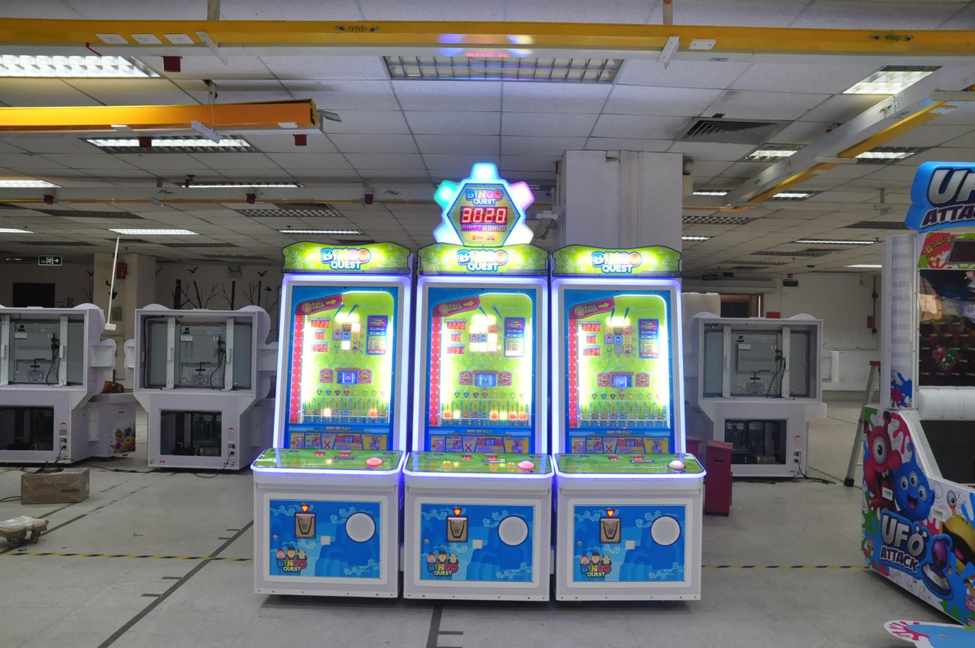 Diversão interna da máquina de - Arcade Quest avaliação e preço